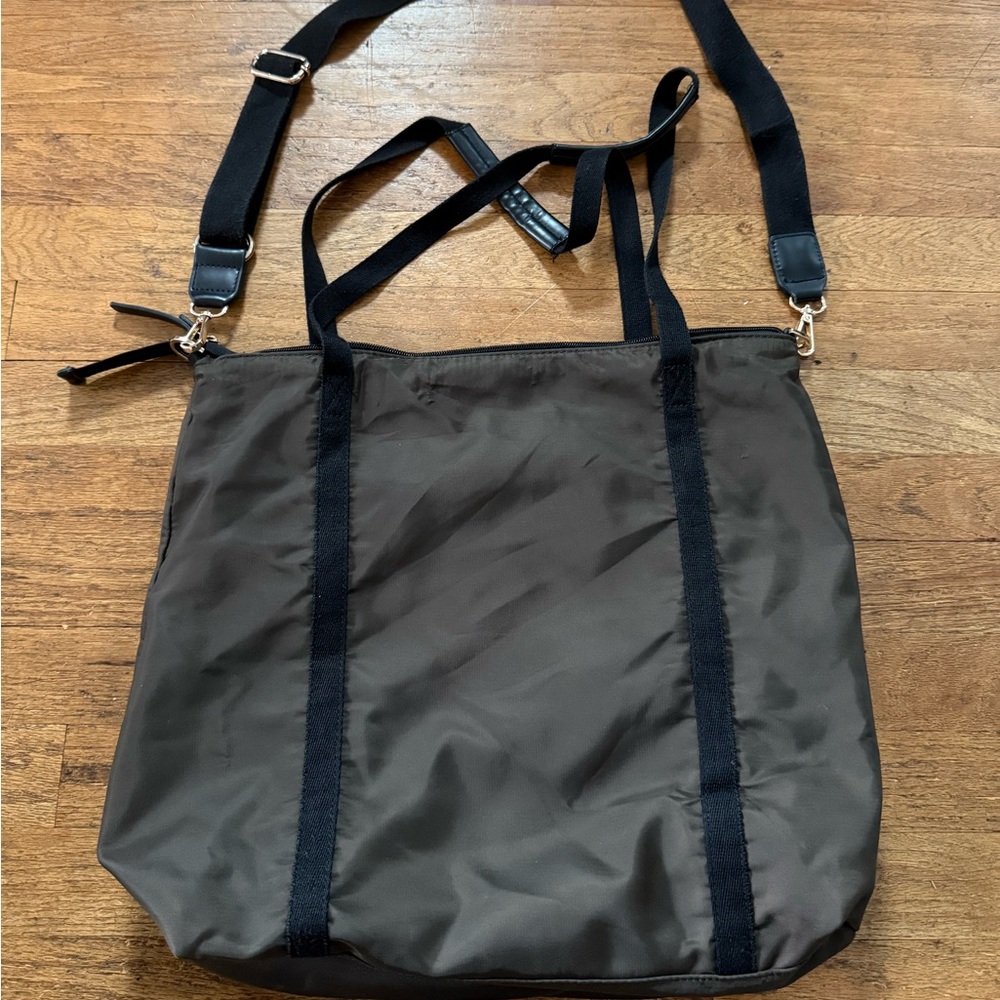 Black Rivet Collapsable Foldable Crossbody Bag To… - image 3